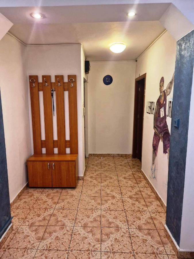 Apartament Victoria Apartment Targu Jiu Bagian luar foto