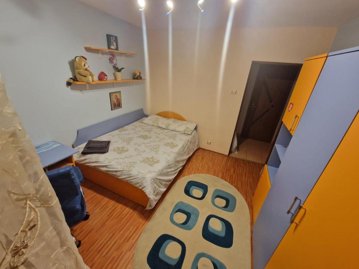 Apartament Victoria Apartment Targu Jiu Bagian luar foto