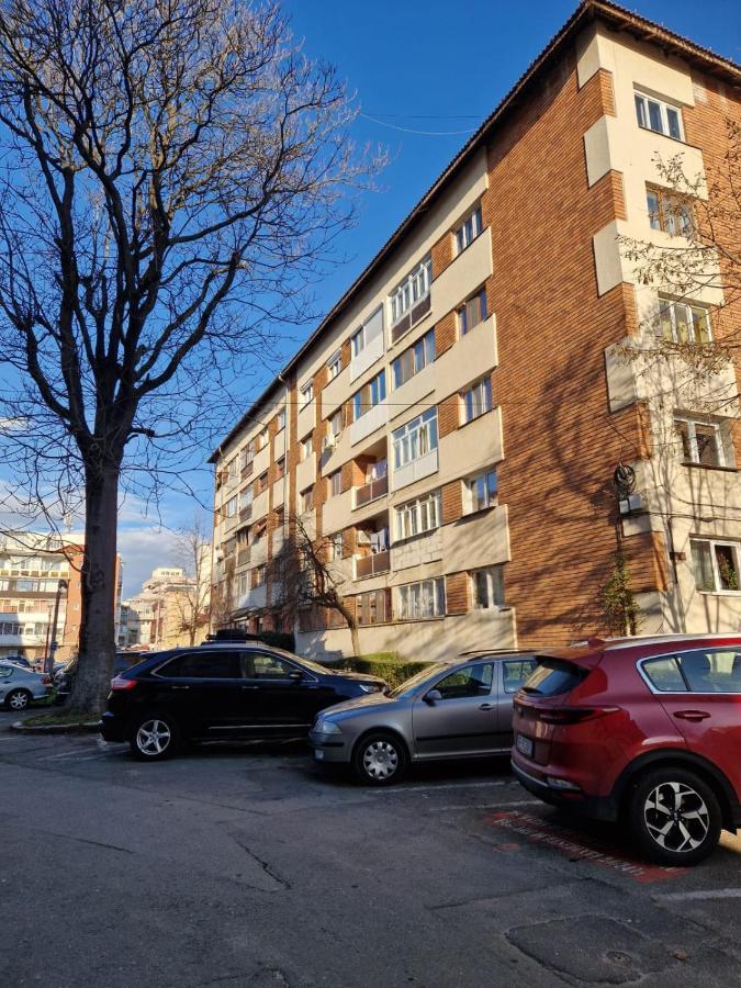 Apartament Victoria Apartment Targu Jiu Bagian luar foto
