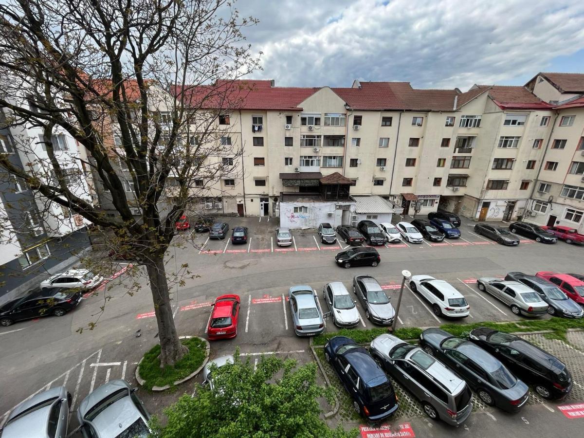 Apartament Victoria Apartment Targu Jiu Bagian luar foto
